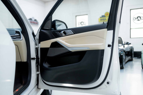 Used 2021 BMW X7 xDrive40i w/ Premium Package image 56