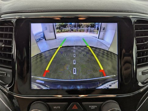Used 2019 Jeep Grand Cherokee Limited image 25