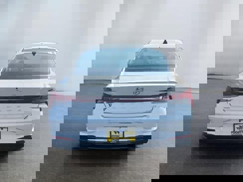 Used 2023 Hyundai Elantra Limited w/ Cargo Package image 6