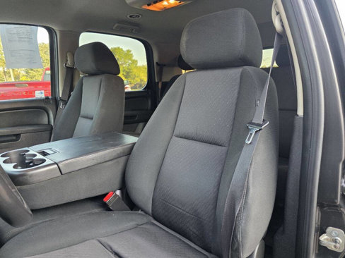 Used 2010 Chevrolet Tahoe LS image 17