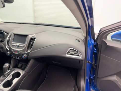 Used 2017 Chevrolet Cruze LT w/ Convenience Package image 22