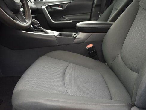 Used 2022 Toyota RAV4 XLE image 13