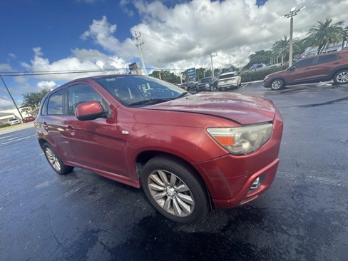 Used 2011 Mitsubishi Outlander Sport SE image 1