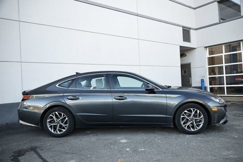 Used 2022 Hyundai Sonata SEL image 3