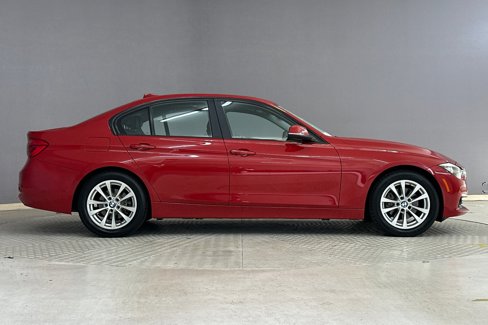 Used 2017 BMW 320i Sedan image 7
