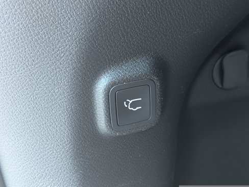 Used 2023 Jeep Cherokee Altitude Lux image 14