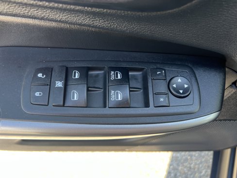 Certified 2019 Jeep Cherokee Limited image 16