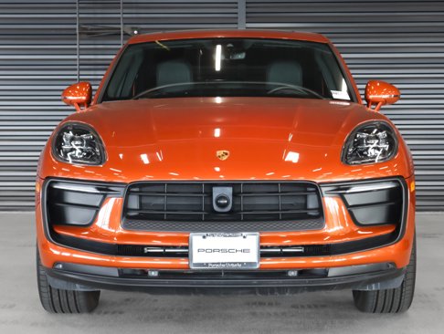 Certified 2024 Porsche Macan image 8