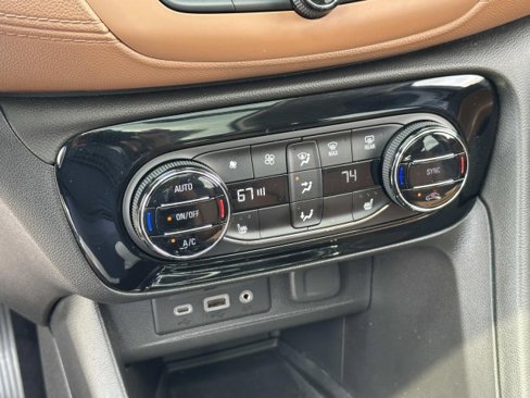 Used 2021 Buick Encore GX Essence w/ Advanced Technology Package image 21