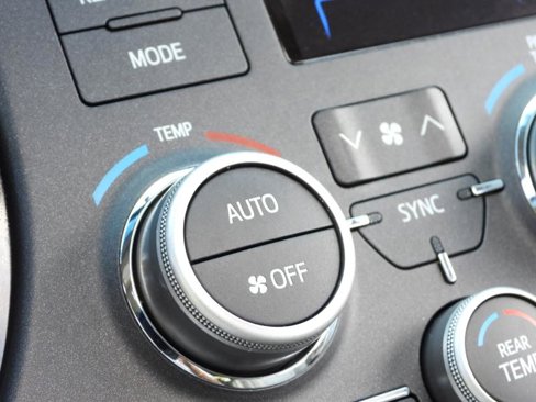 Used 2015 Toyota Sienna XLE image 52