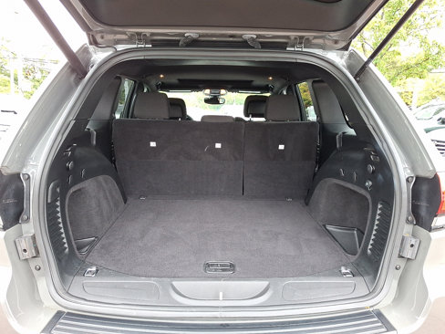 Used 2019 Jeep Grand Cherokee Laredo image 32