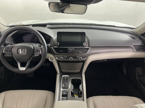 Certified 2018 Honda Accord Touring image 18