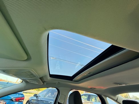 Used 2015 Ford Focus SE image 16