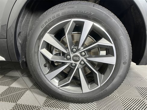 Used 2023 Audi Q5 2.0T Premium w/ Convenience Package image 23