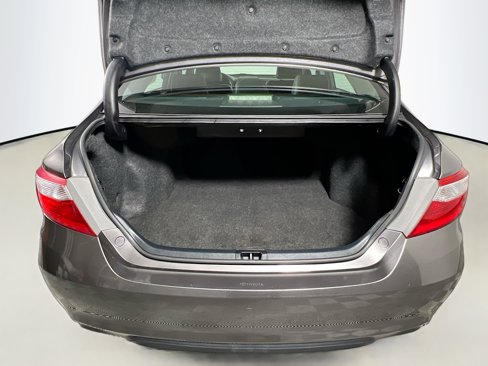 Used 2016 Toyota Camry SE image 33