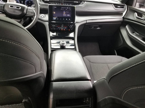 Certified 2024 Jeep Grand Cherokee Laredo w/ Luxury Tech Group I image 13