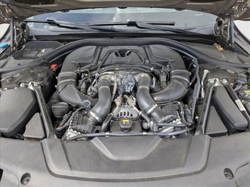 Used 2017 BMW 750i xDrive image 24