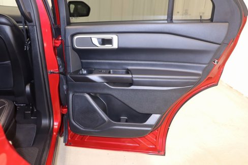 Certified 2020 Ford Explorer XLT w/ Equipment Group 202A image 19