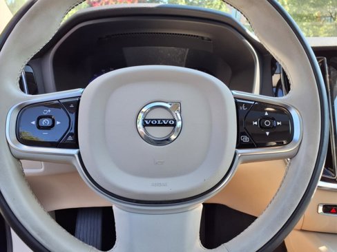Used 2025 Volvo S60 B5 Plus image 26