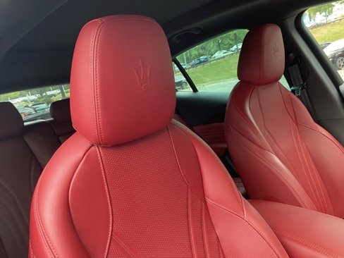 Used 2023 Maserati Grecale Modena image 37