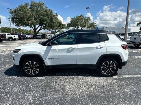Certified 2022 Jeep Compass Limited image 6