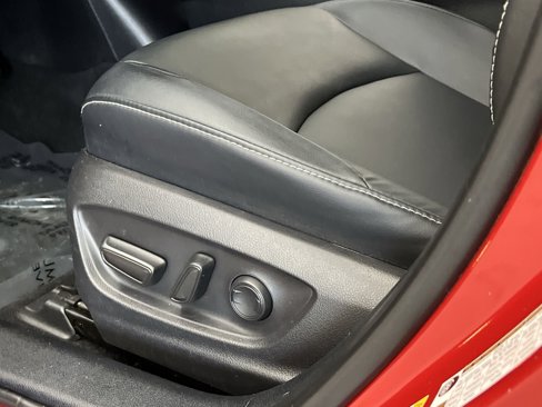 Used 2020 Toyota Prius Prime XLE image 12