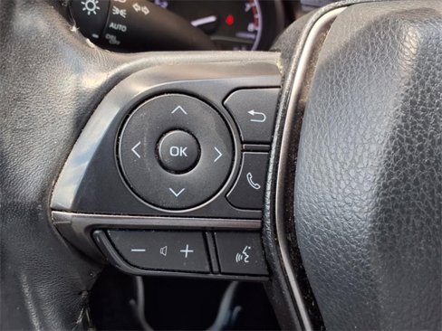 Used 2022 Toyota Camry SE image 21