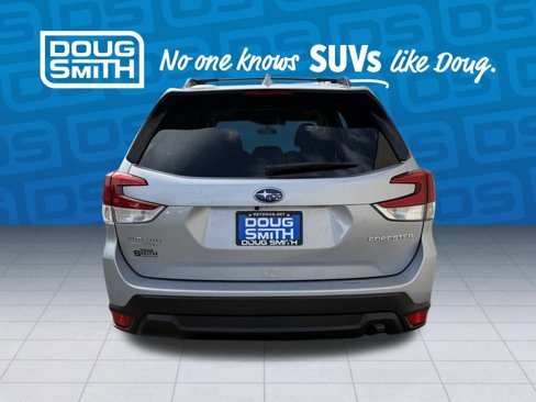 Used 2021 Subaru Forester Premium image 3