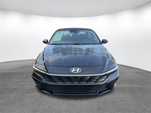 Used 2024 Hyundai Elantra SE image 25
