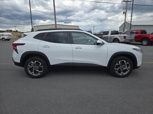 Used 2024 Chevrolet Trax LT w/ Driver Confidence Package image 2