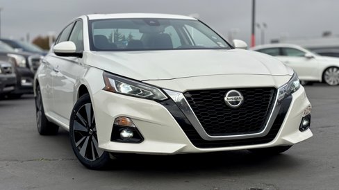 Used 2019 Nissan Altima 2.5 SV image 3