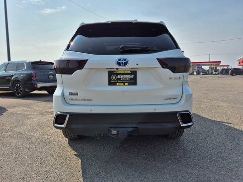 Used 2017 Toyota Highlander Limited Platinum image 4