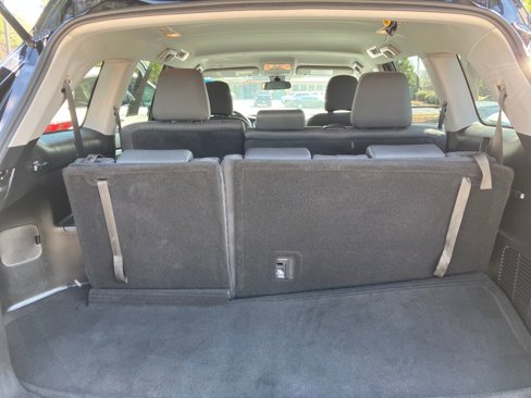 Used 2019 Toyota Highlander LE w/ Phone Cable & Charge Package image 28