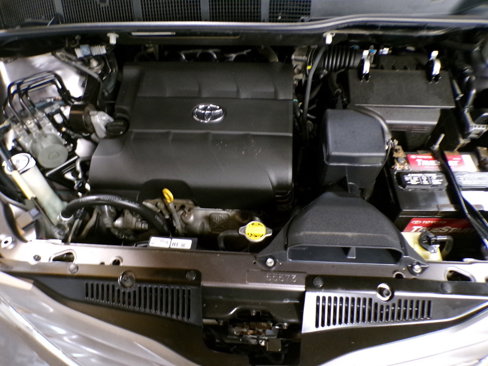 Used 2011 Toyota Sienna XLE image 21