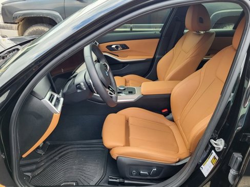 Used 2025 BMW 330i Sedan w/ M Sport Package image 7