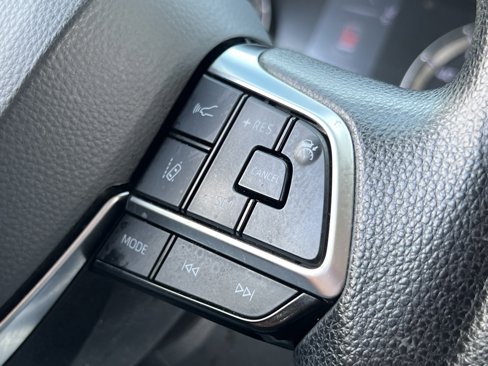 Used 2021 Toyota Highlander L image 21