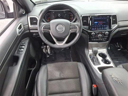 Used 2019 Jeep Grand Cherokee Altitude image 11