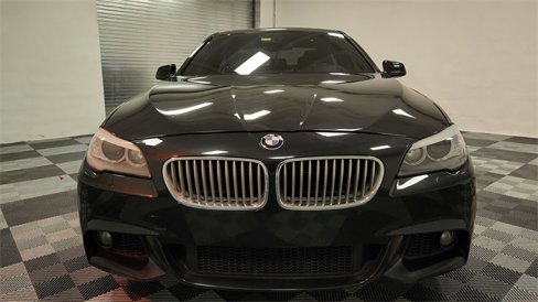 Used 2013 BMW 550i xDrive Sedan image 2