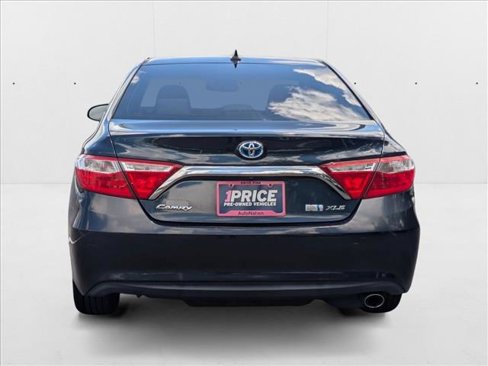 Used 2017 Toyota Camry XLE image 6