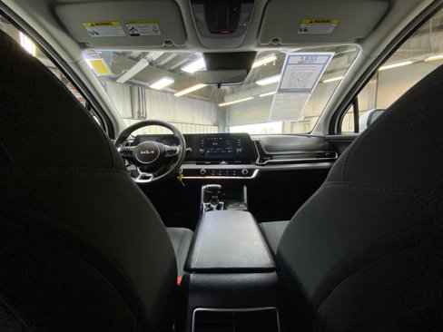 Used 2024 Kia Sportage LX image 17