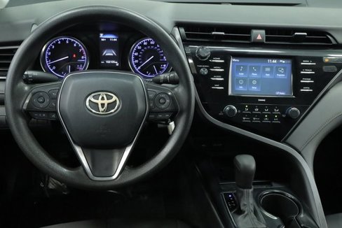 Used 2020 Toyota Camry LE image 10