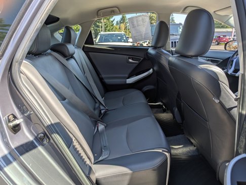 Used 2014 Toyota Prius Five image 30
