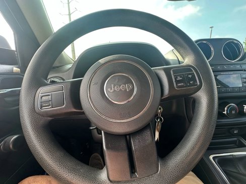 Used 2016 Jeep Patriot Sport image 19