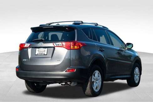 Used 2015 Toyota RAV4 LE image 7