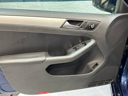 Used 2013 Volkswagen Jetta SE image 14