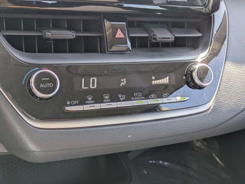 Used 2022 Toyota Corolla LE image 22