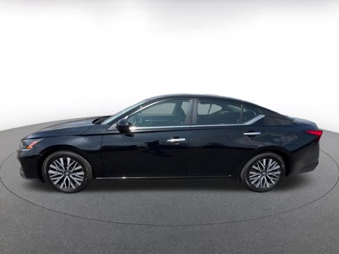 Used 2023 Nissan Altima 2.5 SV image 9