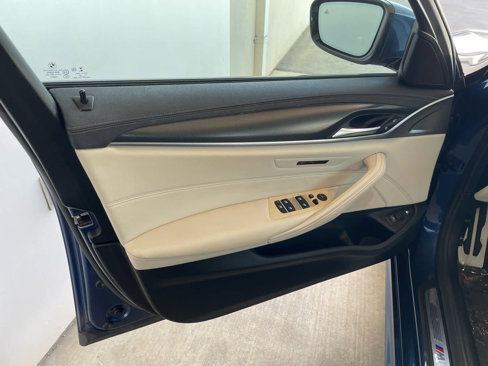 Used 2022 BMW 530e w/ M Sport Package image 15