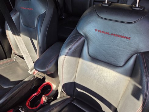 Used 2017 Jeep Renegade Trailhawk w/ Premium Trailhawk Package image 3