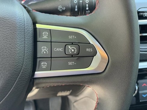 Used 2024 Jeep Compass Trailhawk image 17